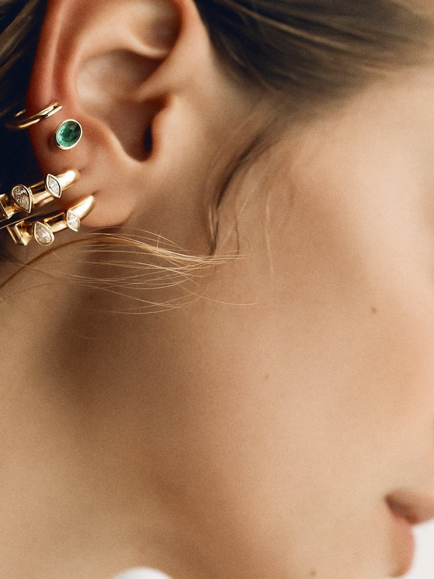 Apart Emerald Earrings