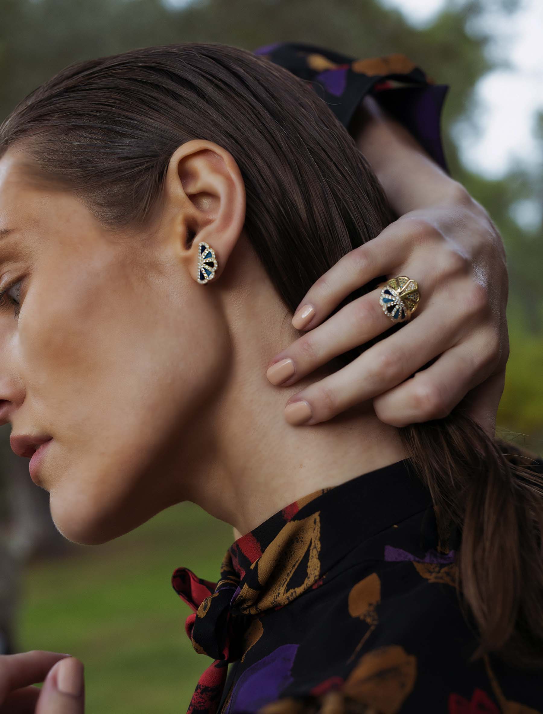 Black Iris Ring with Diamonds