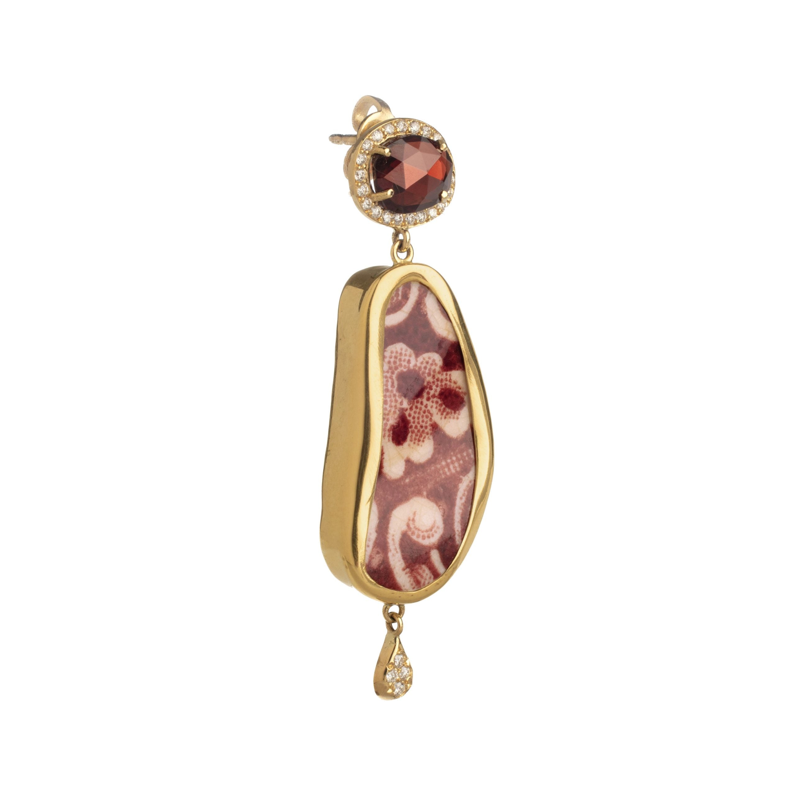 RED CERAMIC WITH GARNET AND DIAMONDS PAIR OF EARRINGS