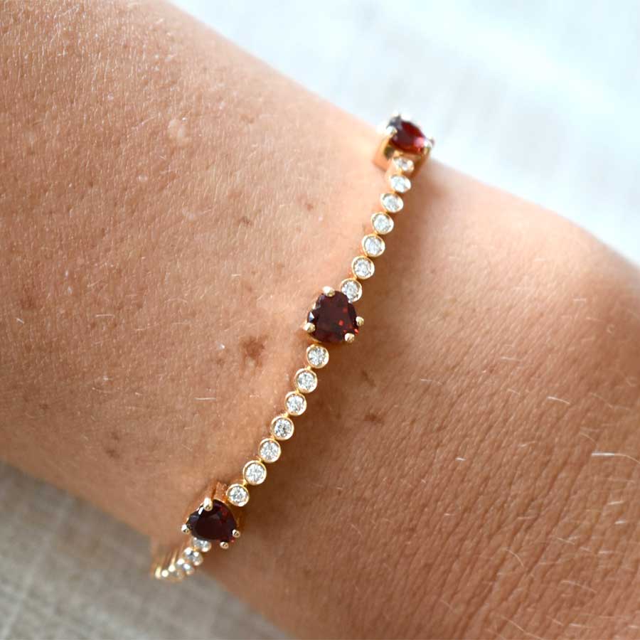 Bolo-heart-bracelet-red-garnet-3.jpg