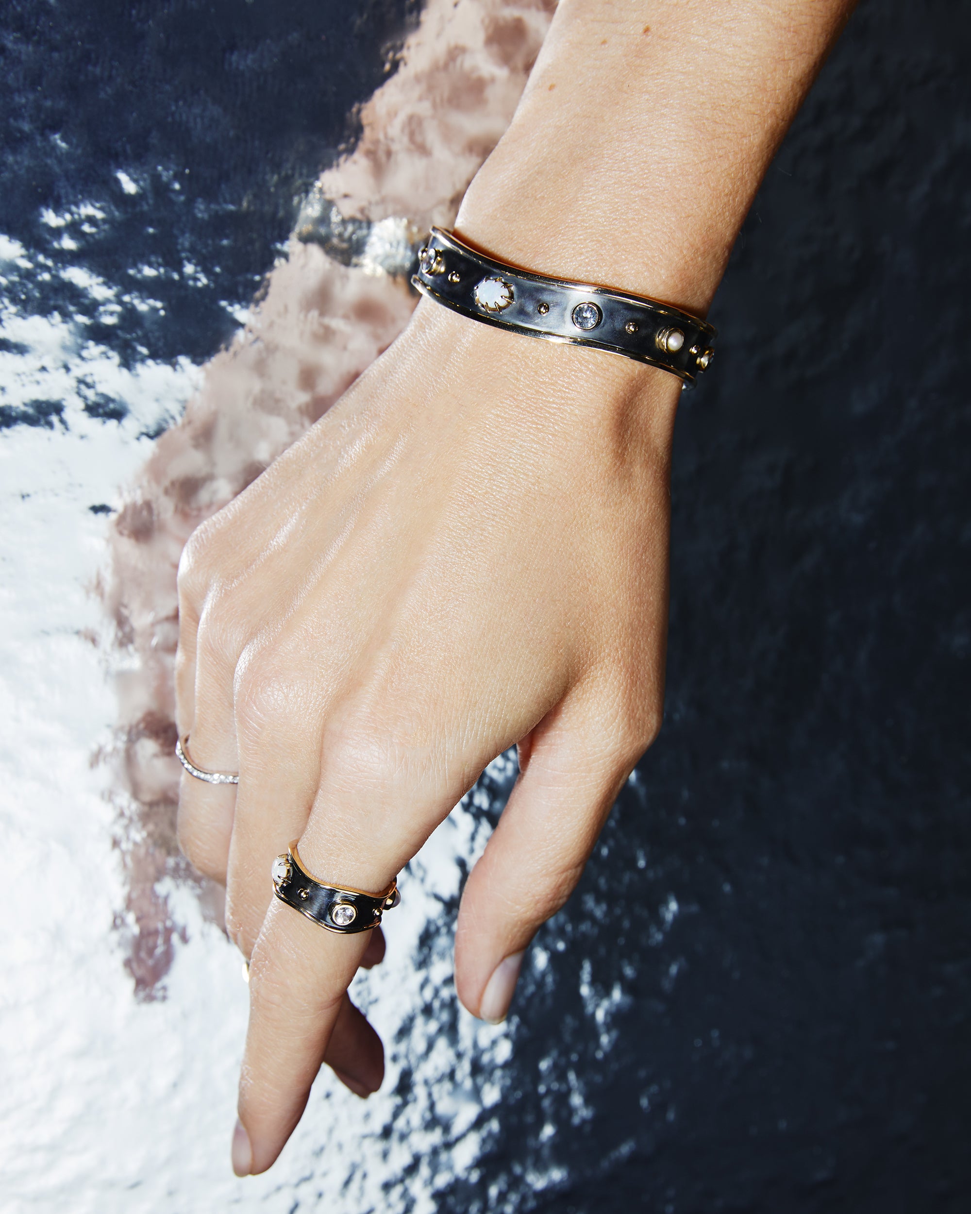 Bracelet Bandeau Opale Portée Hugues Laurent 10