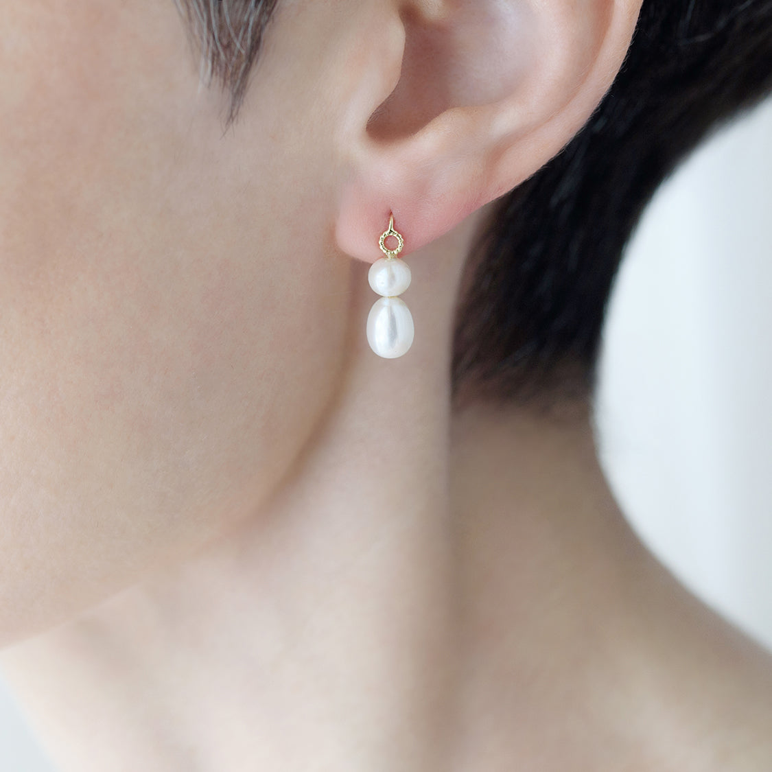 Small Dentelle Pearl Drop Earrings