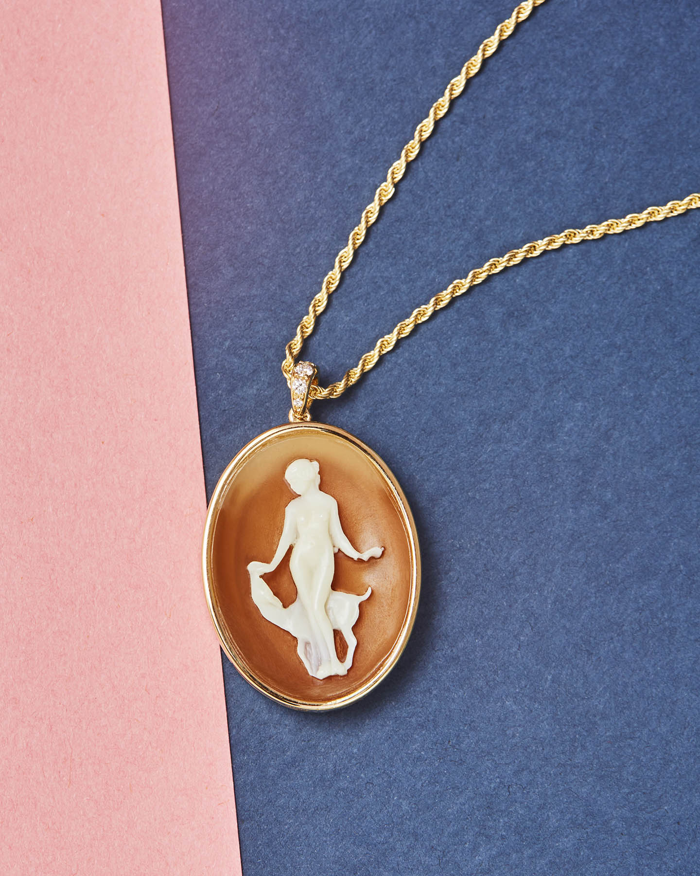 Snaking Beauty Necklace