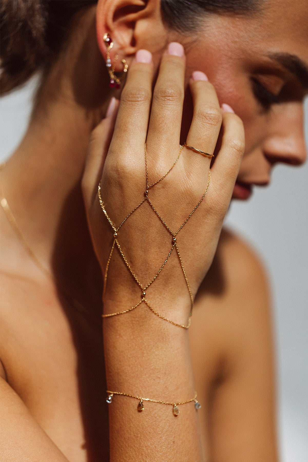 Multi-Row Chain Hand Jewel