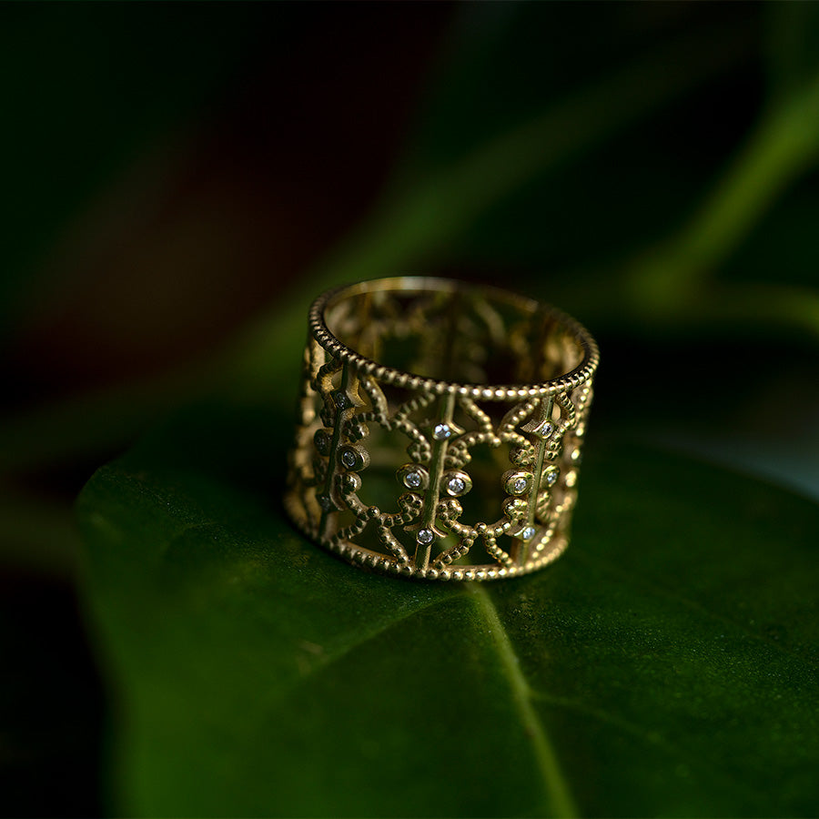 ROYAL-VINE-DIAMOND-RING-.