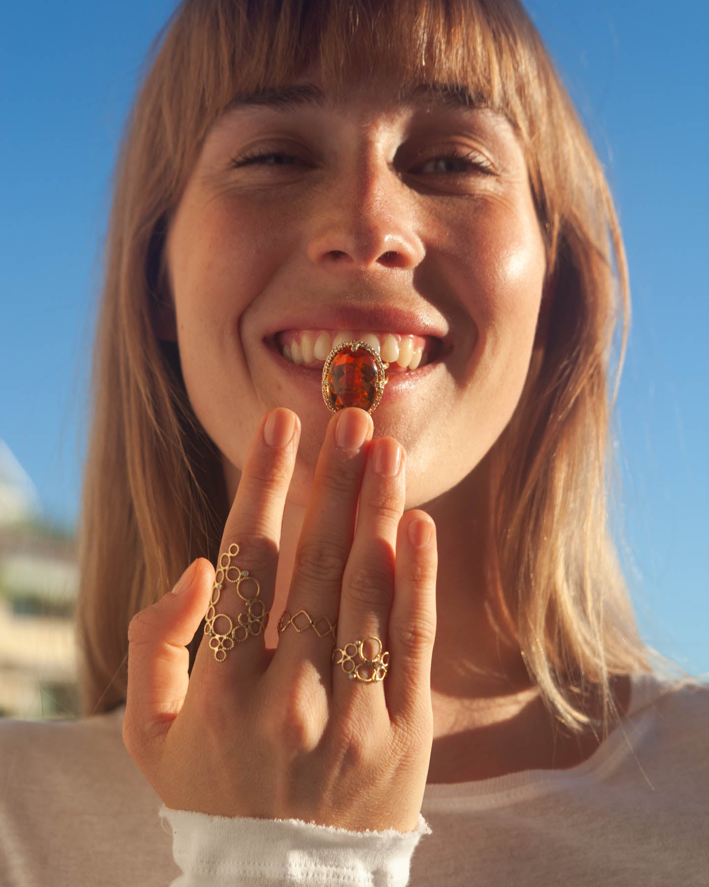 Dentelle Brokar Ring with 4 Diamonds