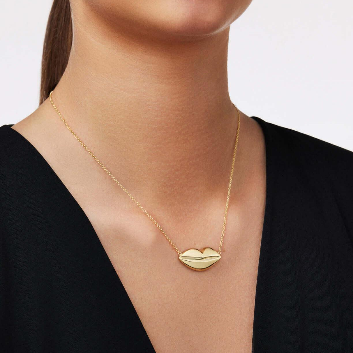 Kiss Necklace