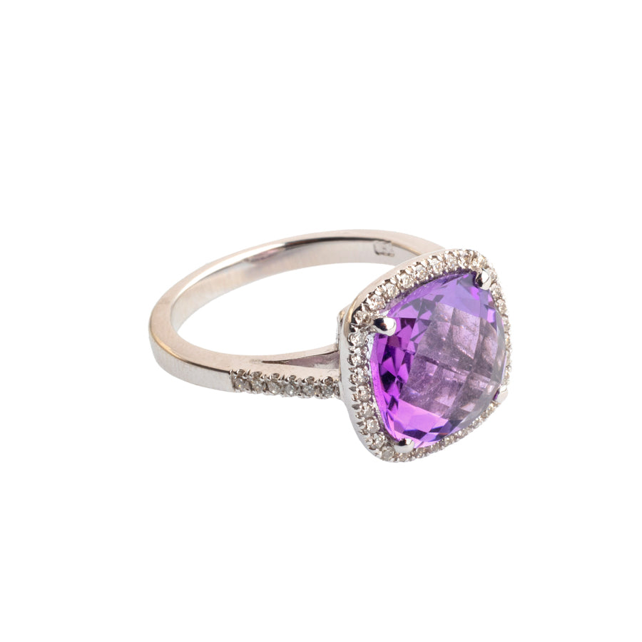 Gold Ring with Diamonds and Amethyst
