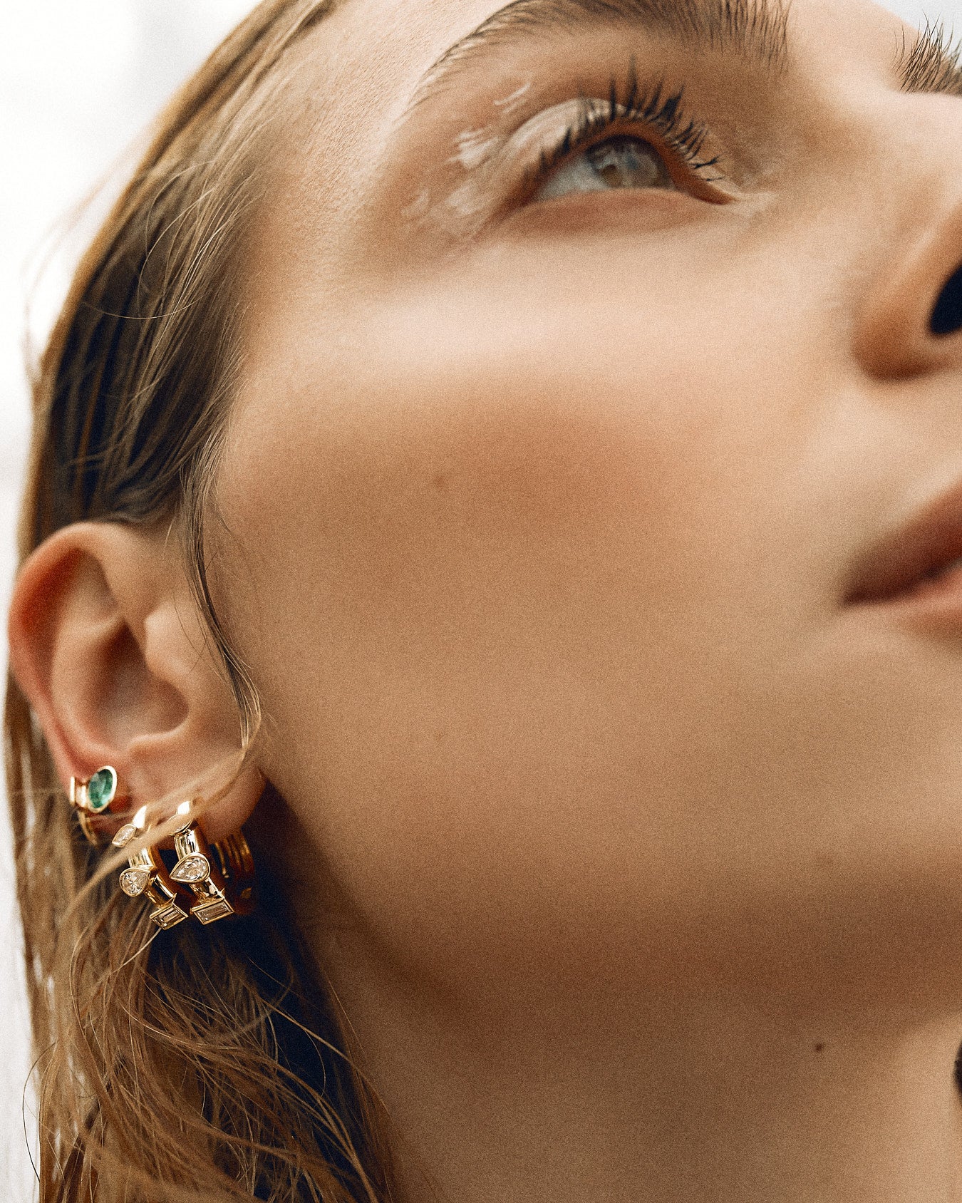 Mutual Earrings with Diamonds