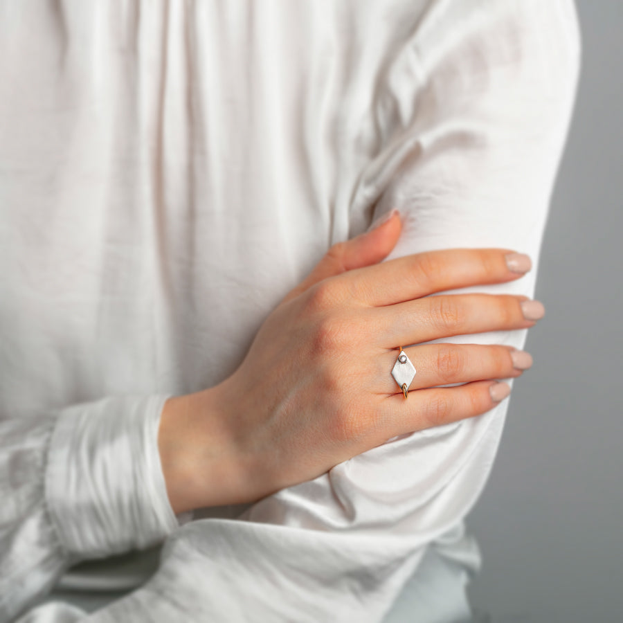 Rhombus Single Diamond Ring