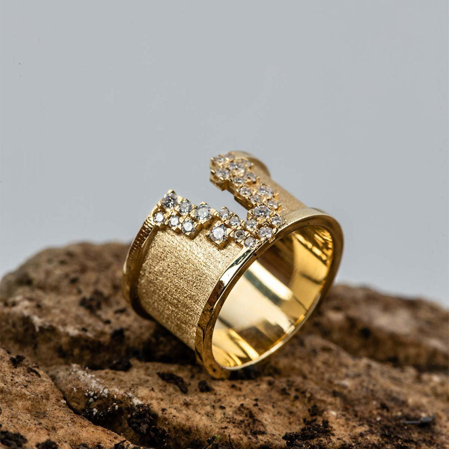 BROKEN-EARTH-RING