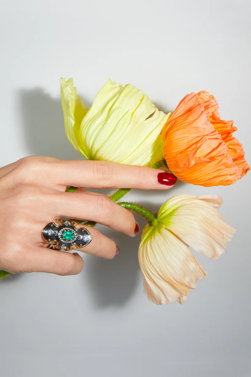 Emerald Bouclier Ring