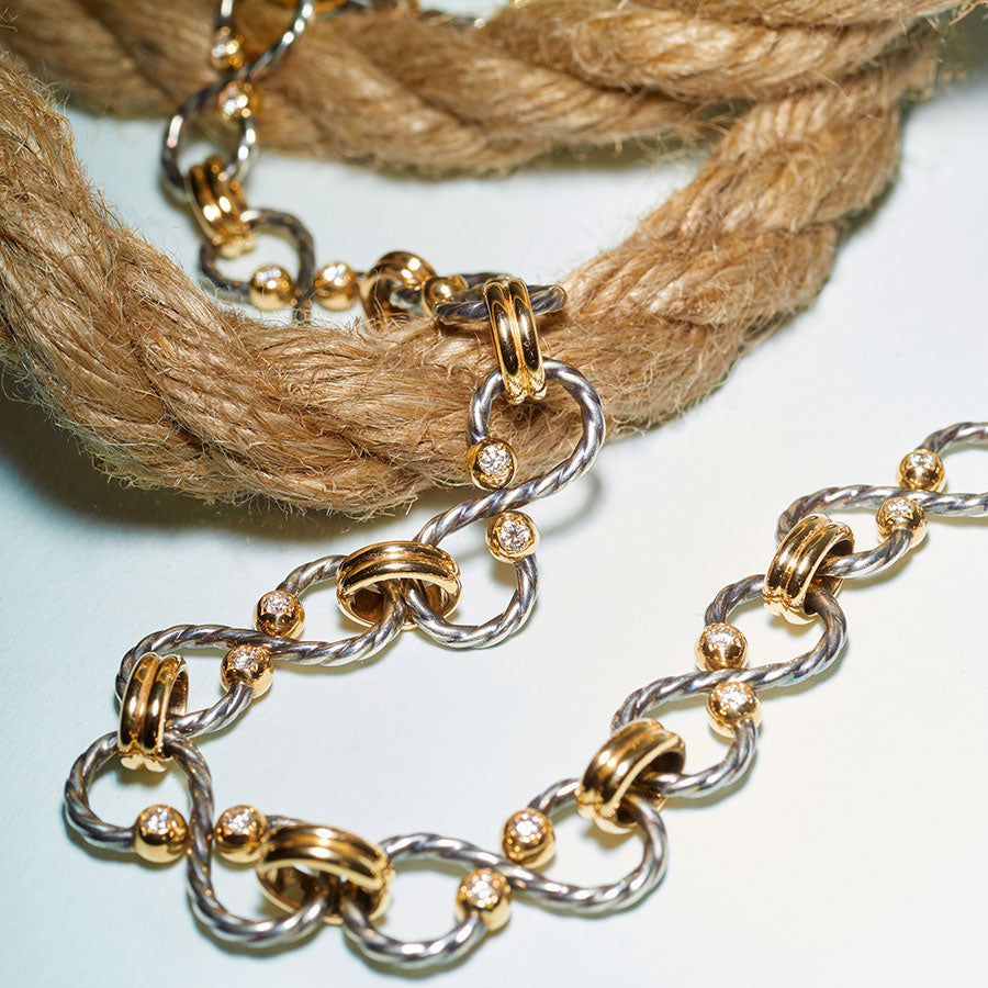 Collier-Twist-Or-et-Diamants-Nature-Morte-Hugues-Laurent-2