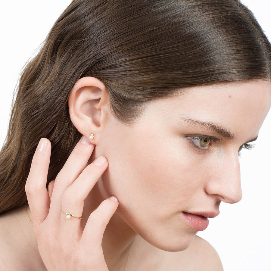 Aphroditi Pearl Earrings with Diamonds