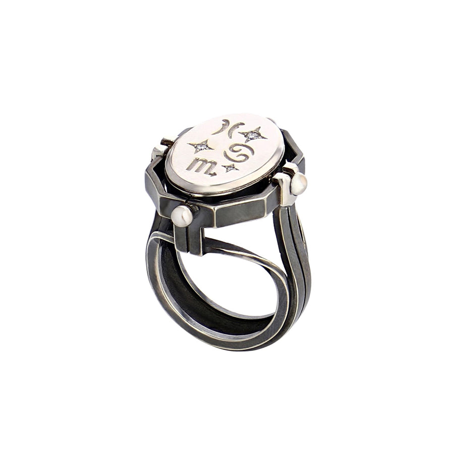 Water Signet Ring Elie Top