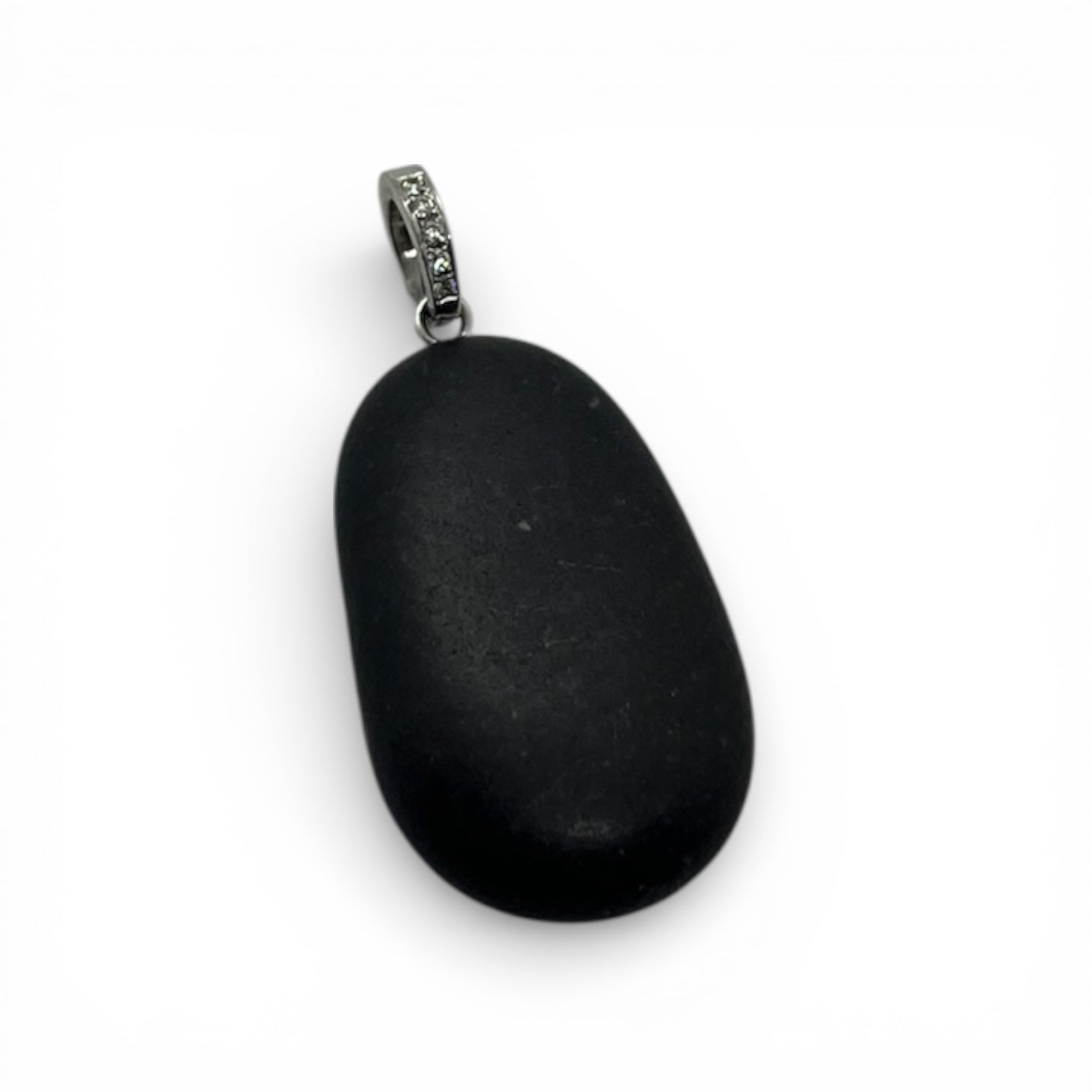 Pebble Pendant in white gold with Diamonds