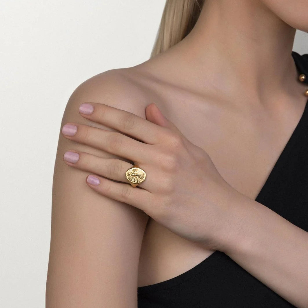 Niki Signet Ring